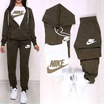 Baskets et vêtements femme