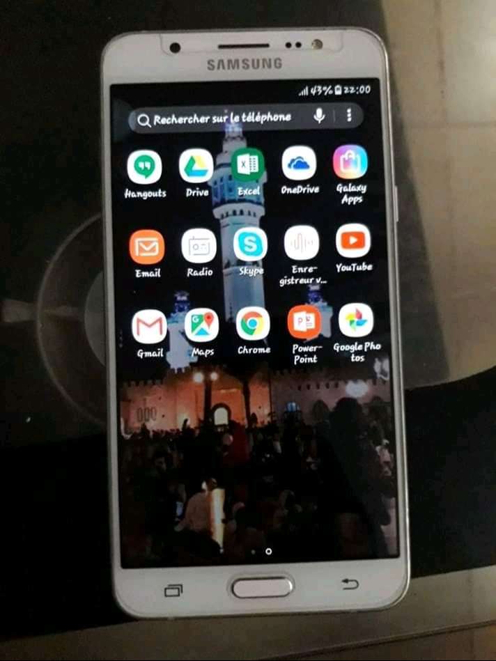 Samsung Galaxy J7