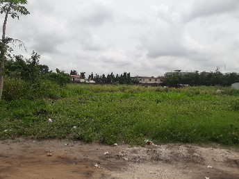 Terrain 600 m2 - Cocody