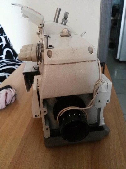 Machine à surfilage