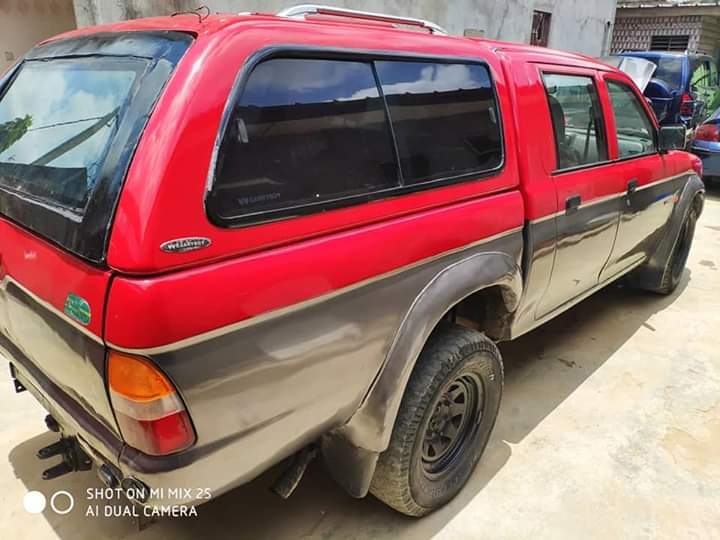 Mitsubishi L200 2000
