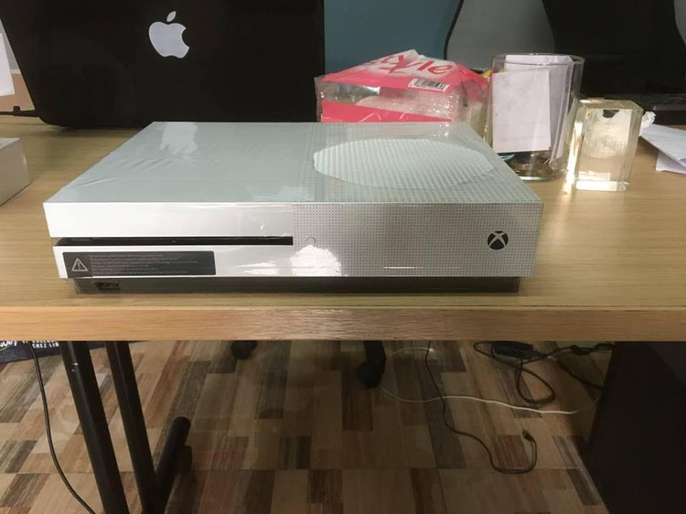 Xbox One S