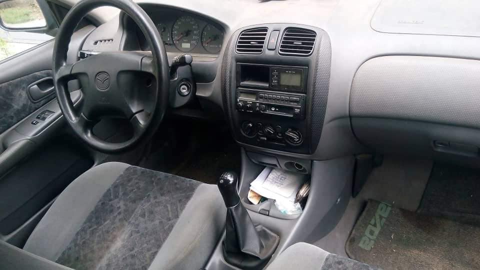 Mazda 323 1999