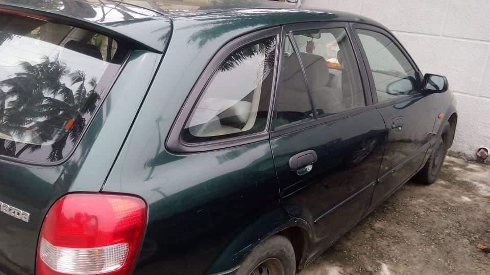 Mazda 323 1999