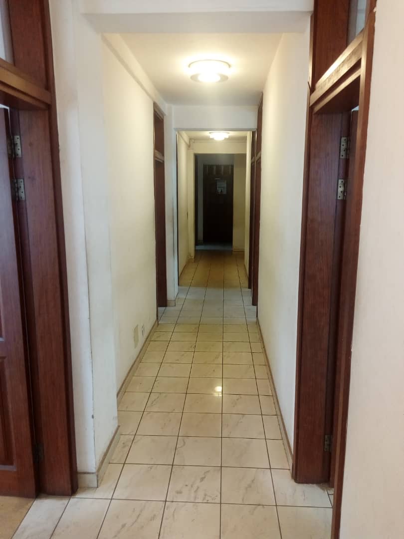 Location bureaux 300 m2 - Yaoundé Location bureaux 300 m2 - Yaoundé
