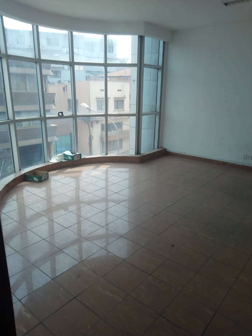 Location bureaux 300 m2 - Yaoundé Location bureaux 300 m2 - Yaoundé