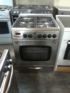 Cuisinière avec plaque vitrocéramique