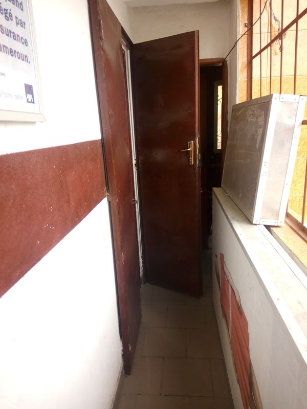 Location Bureaux & Commerces 50 m² - Douala