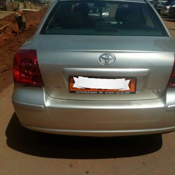 Toyota Avensis   2005