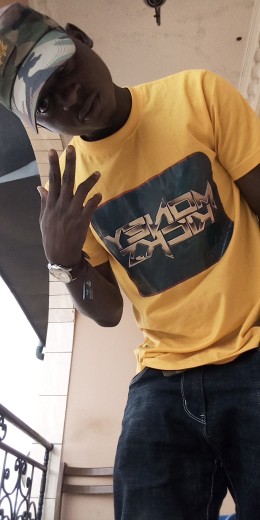 T-shirts Money Kicks T-shirts Money Kicks