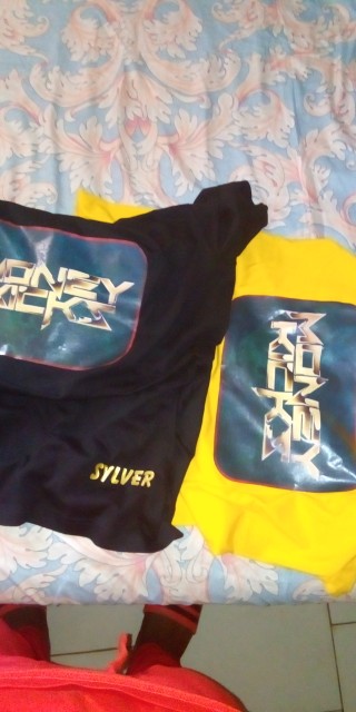 T-shirts Money Kicks T-shirts Money Kicks