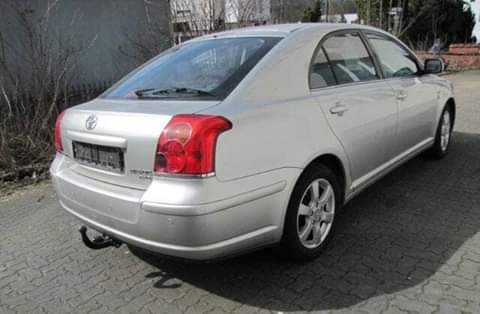 Toyota Avensis  2005