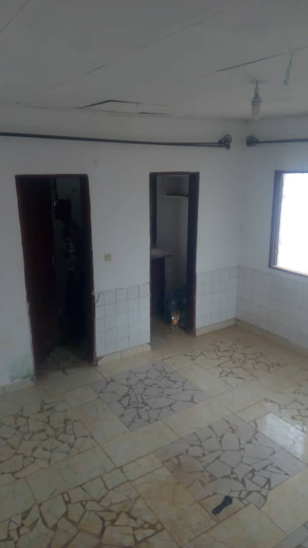 Location grande chambre moderne - Mimboman Yaoundé Location grande chambre moderne - Mimboman Yaoundé