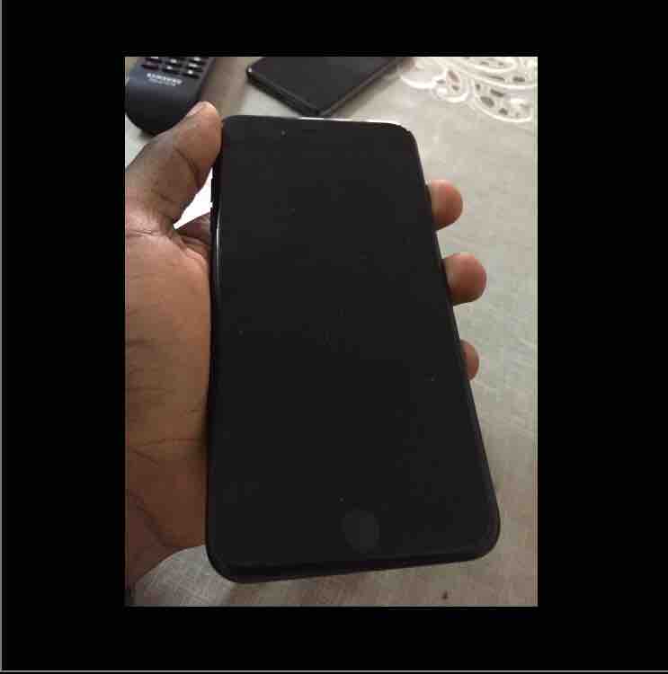 iPhone 7+ 32 Gb noir iPhone 7+ 32 Gb noir