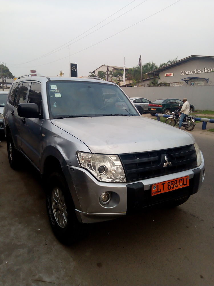 Mitsubishi Pajero - 2013 (Suv, 4x4 & Crossovers) III (2) 3.2 DI-D 200 Inform 7 places Mitsubishi Pajero - 2013 (Suv, 4x4 & Crossovers) III (2) 3.2 DI-D 200 Inform 7 places