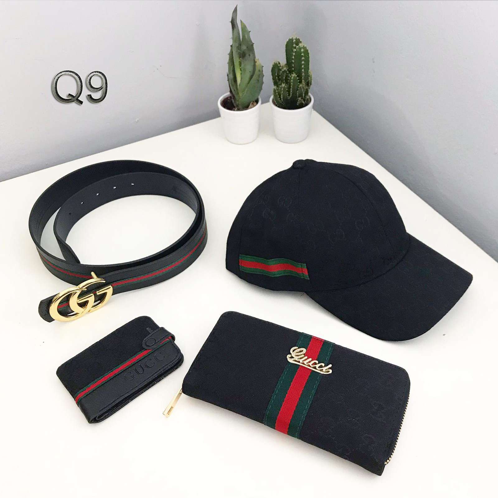 Porte feuille + casquette + ceinture - Homme Porte feuille + casquette + ceinture - Homme