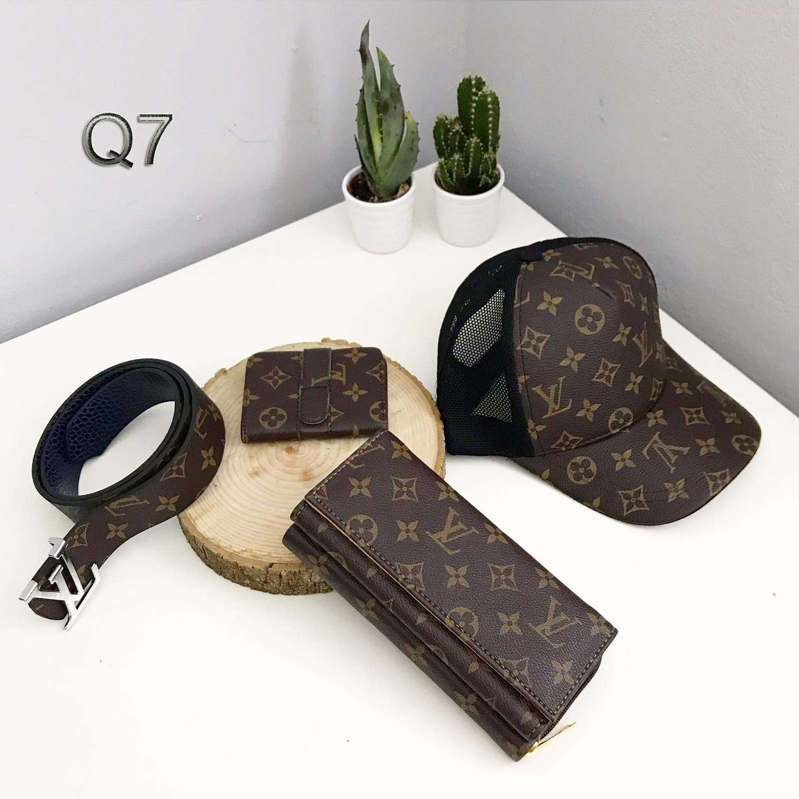 Porte feuille + casquette + ceinture - Homme Porte feuille + casquette + ceinture - Homme