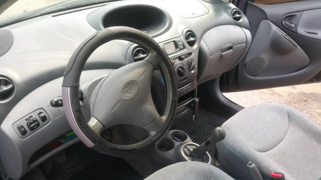 Toyota Yaris 2000