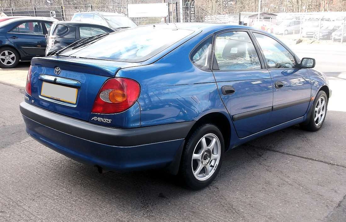 Toyota Avensis  2000