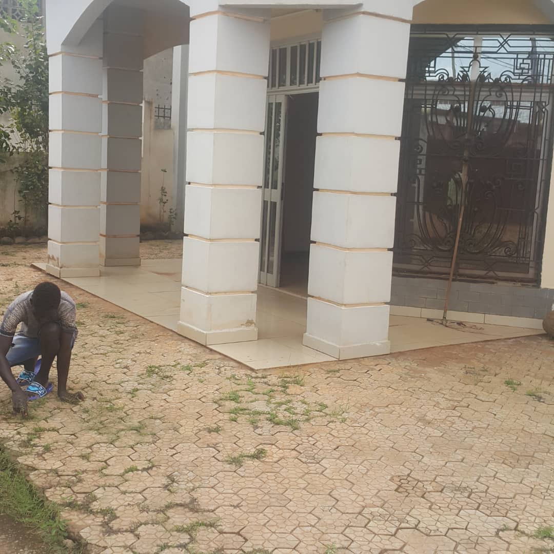 Location Cadre convivial réceptions - Yaoundé Essos Location Cadre convivial réceptions - Yaoundé Essos