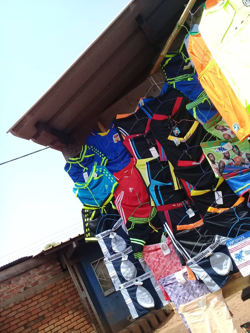 Vente de maillots et équipements de sport