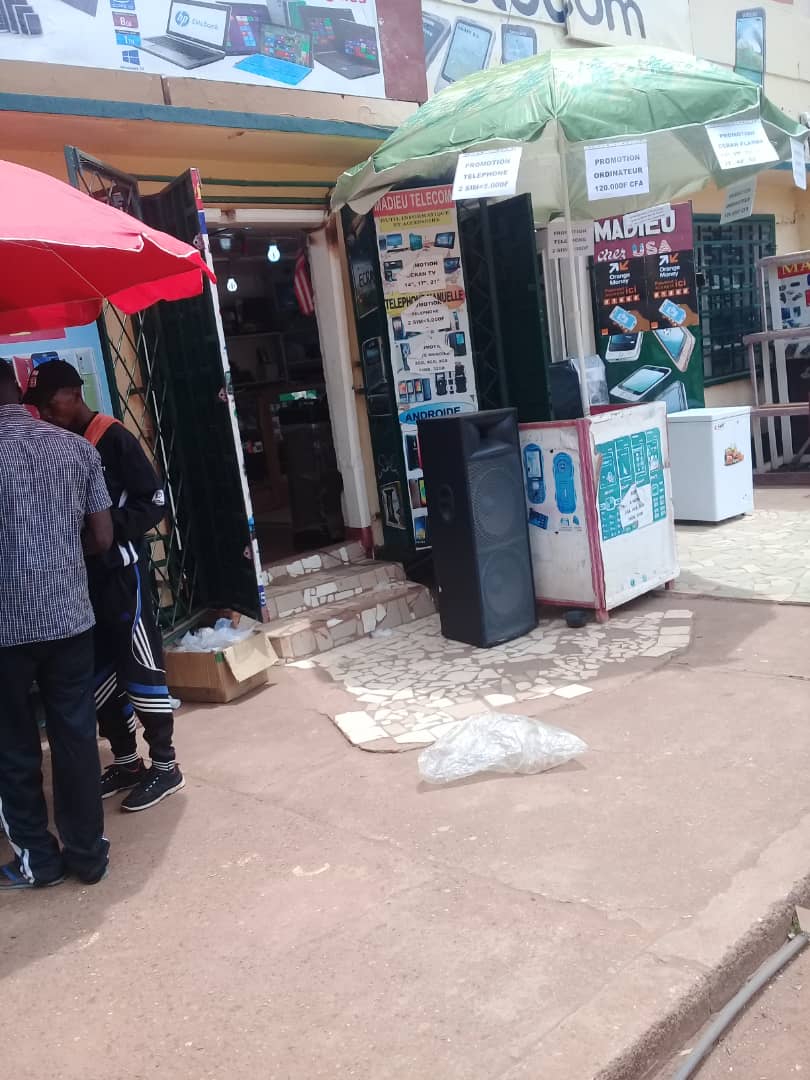 Vente des appareils électroniques,