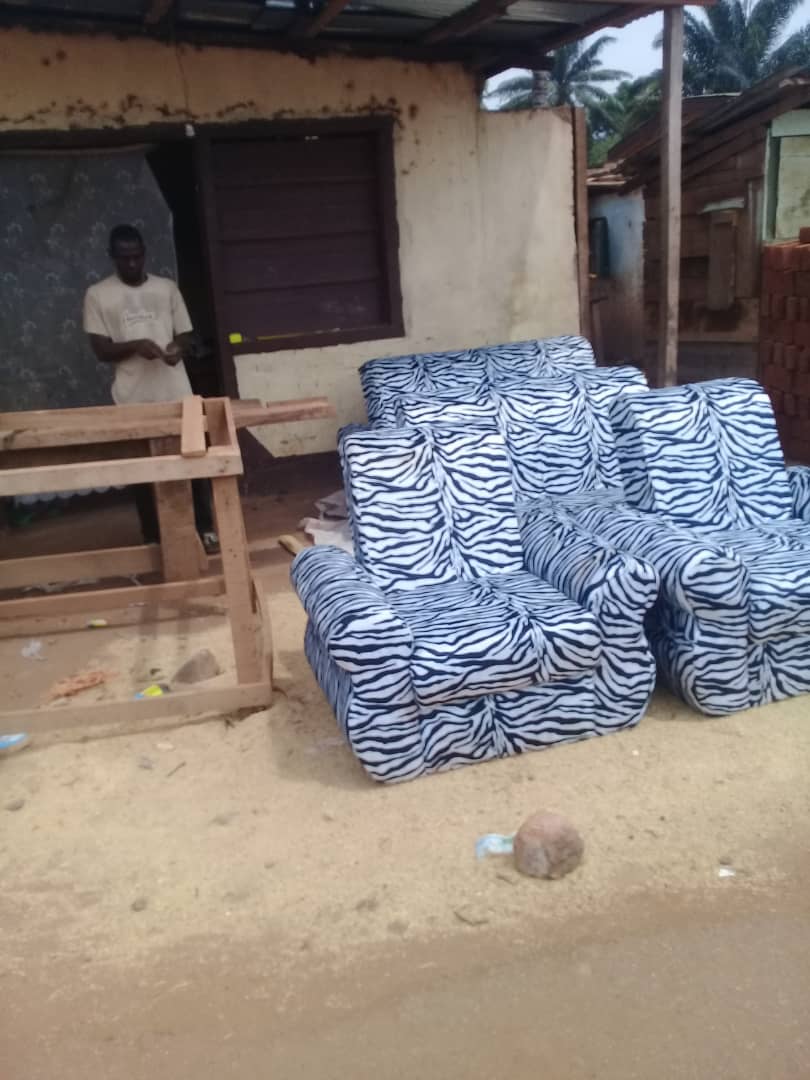 Fabrications et vente des fauteuils, Canapés