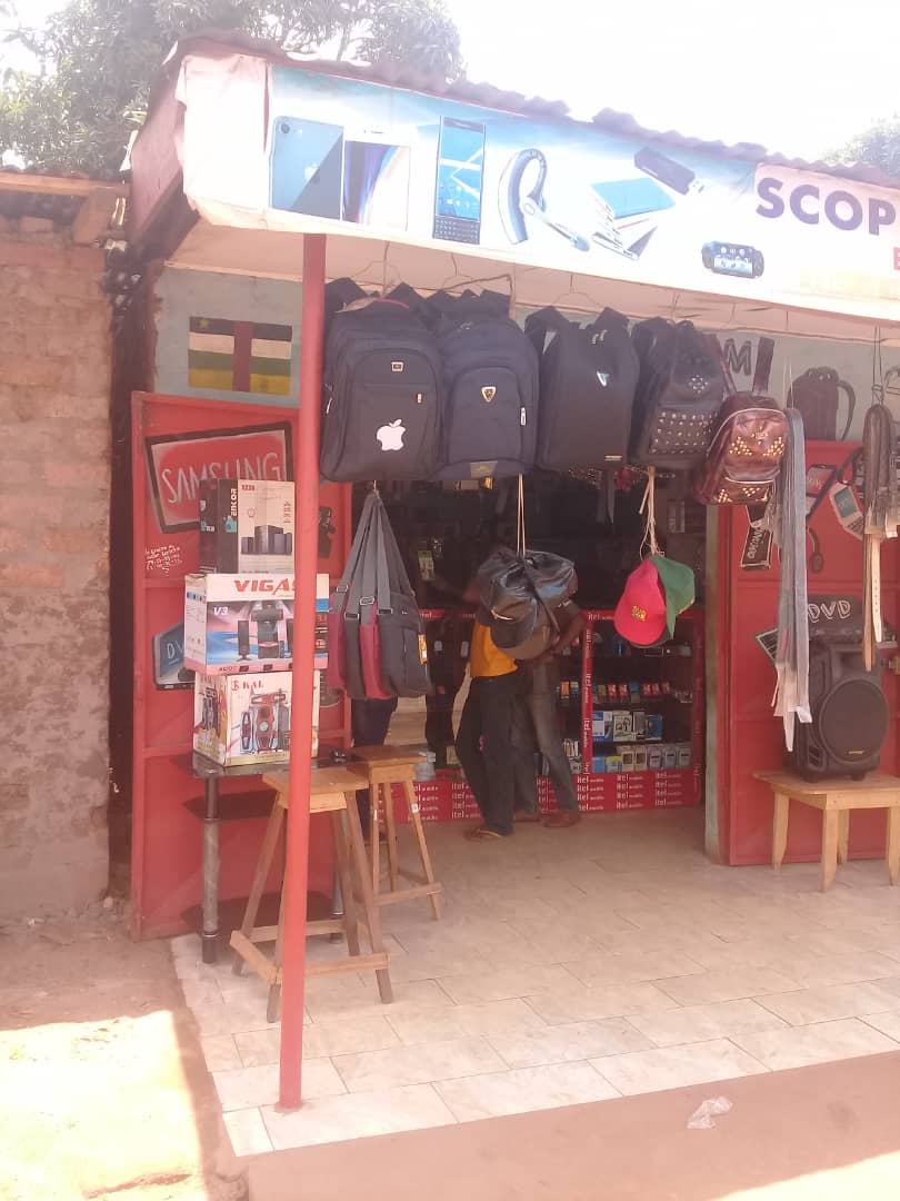 Vente de téléphones portables et Divers