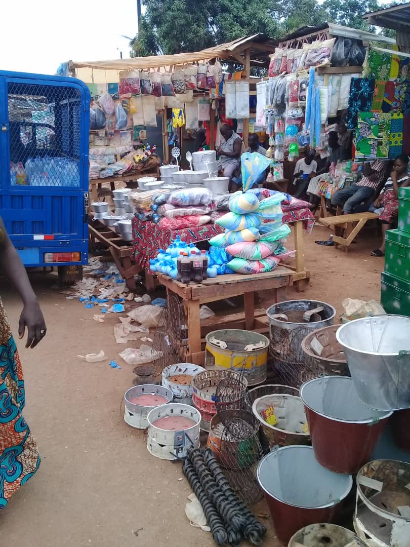 Vente des tissus et Divers