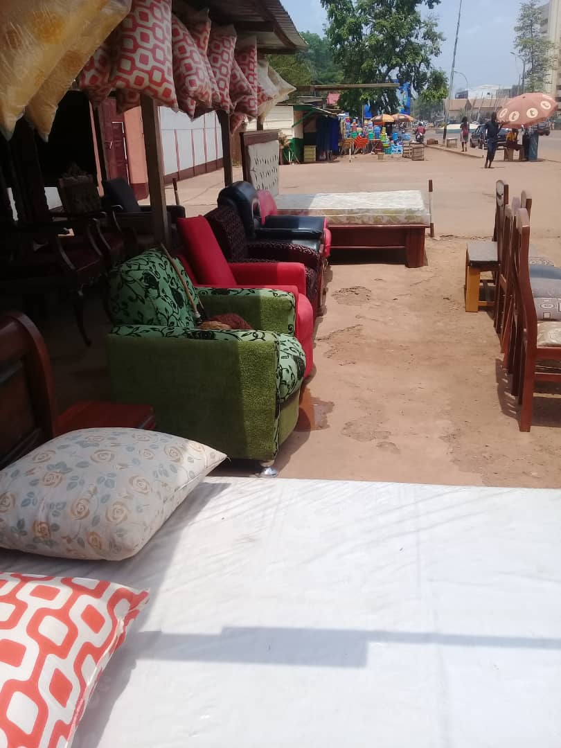 Vente des fauteuils et Canapés