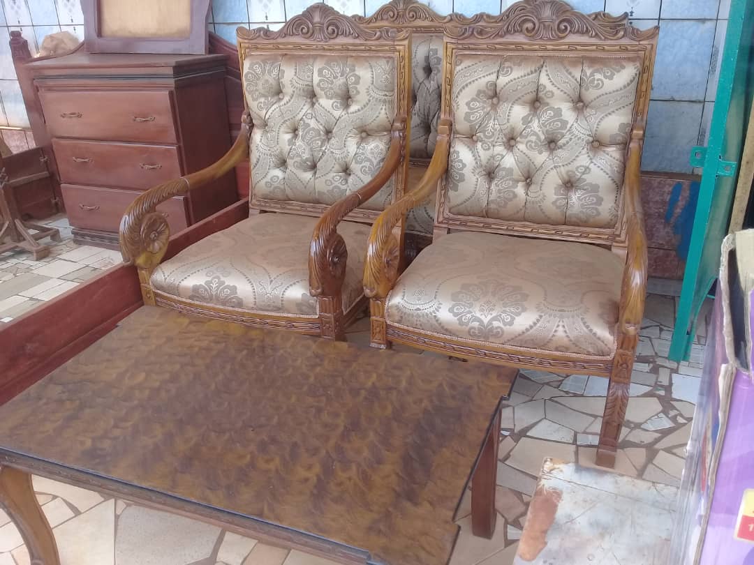 Vente des fauteuils et Canapés