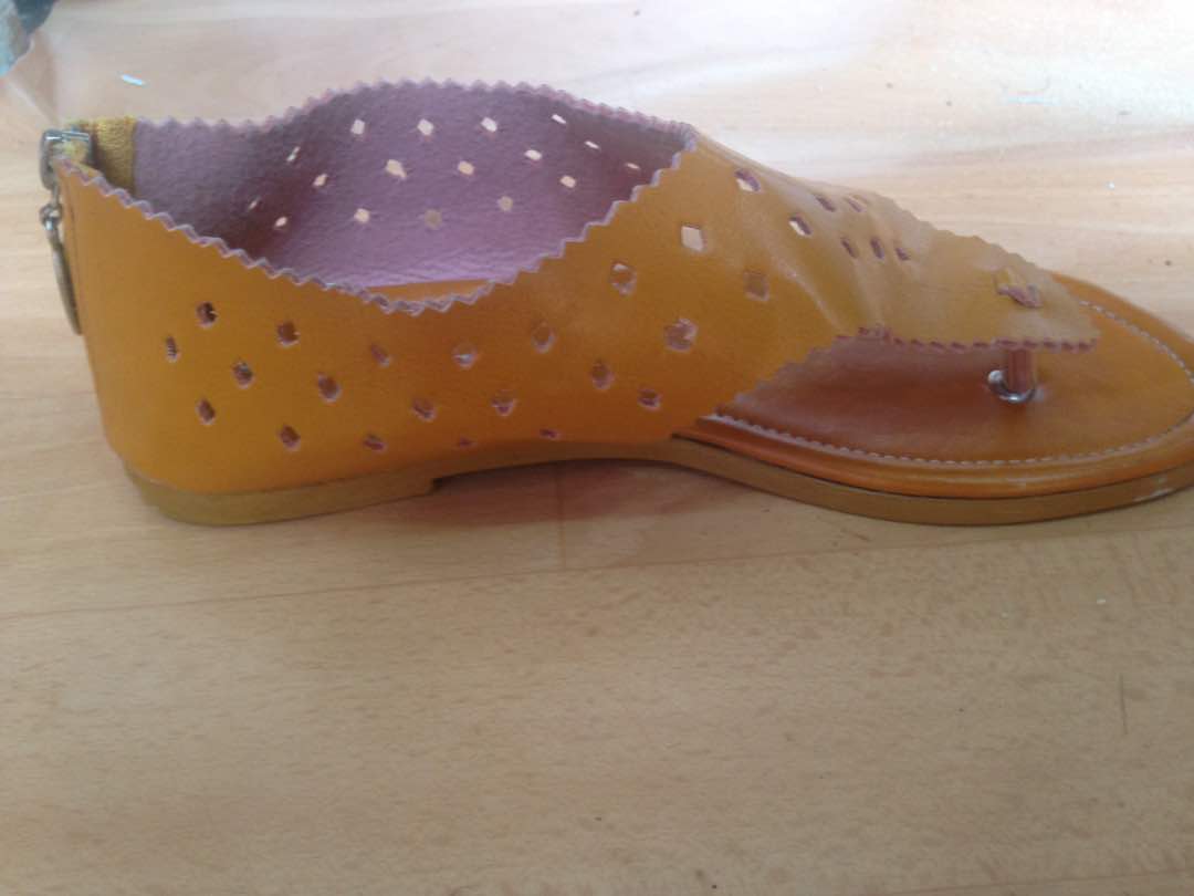 CHAUSSURES (SUNNYCAT)