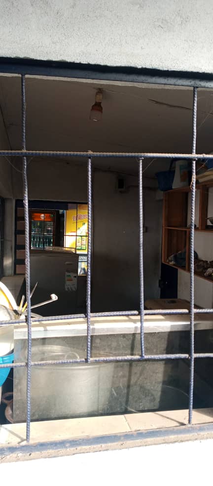 Kiosque au sien d'un maquis à louer à Yopougon Niangon.