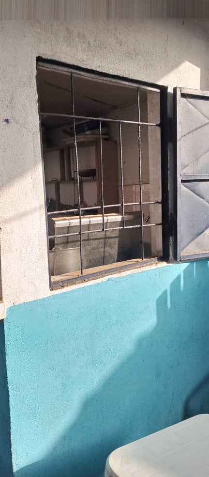 Kiosque au sien d'un maquis à louer à Yopougon Niangon.