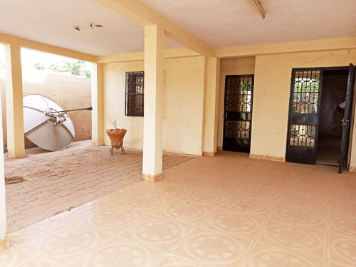 UNE VILLA - DUPLEX DE TYPE F5 EN LOCATION A OUAGADOUGOU QUARTIER SANYIRI SUR PERFECTOR IMMOBILIER UNE VILLA - DUPLEX DE TYPE F5 EN LOCATION A OUAGADOUGOU QUARTIER SANYIRI SUR PERFECTOR IMMOBILIER