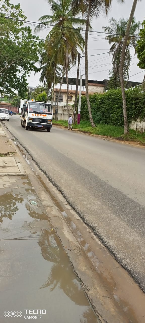 Terrain commercial au Vallons