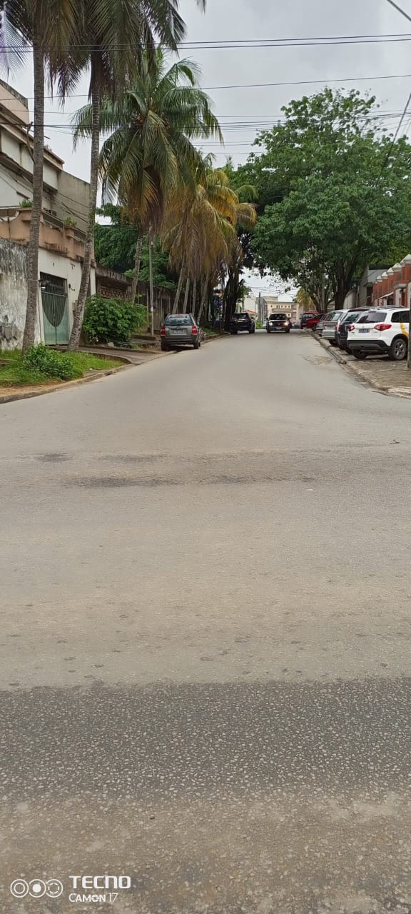 Terrain commercial au Vallons