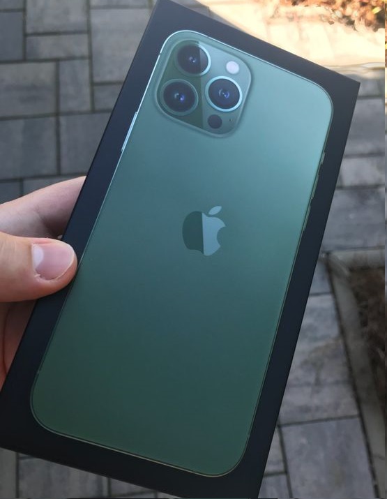 New Apple iPhone 13 Pro Max 12 Pro 11 Pro Apple MacBook Pro SONY PS5 PS4 Canon 5D New Apple iPhone 13 Pro Max 12 Pro 11 Pro Apple MacBook Pro SONY PS5 PS4 Canon 5D