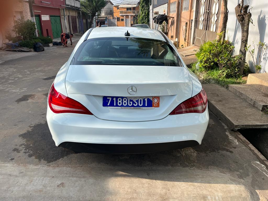 Mercedes benz CLA 180 Mercedes benz CLA 180