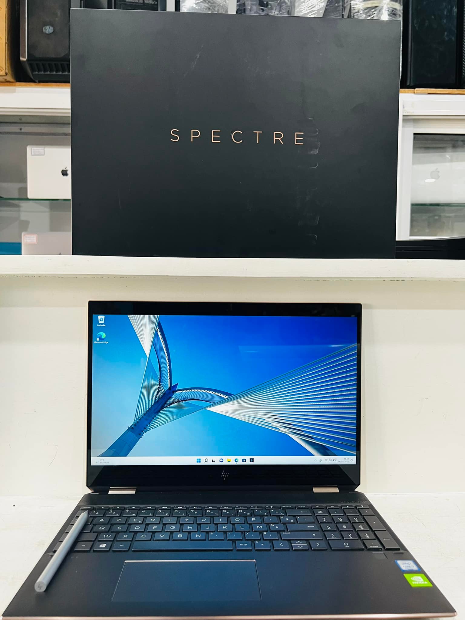 HP SPECTRE Pliable Série 15-df0019nf 4K CORE I7 HP SPECTRE Pliable Série 15-df0019nf 4K CORE I7