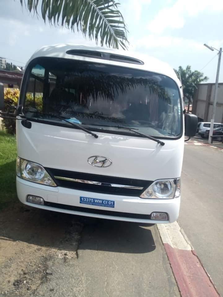 LOCATION DES MINIBUS DE 30 PLACES & CLIMATISE