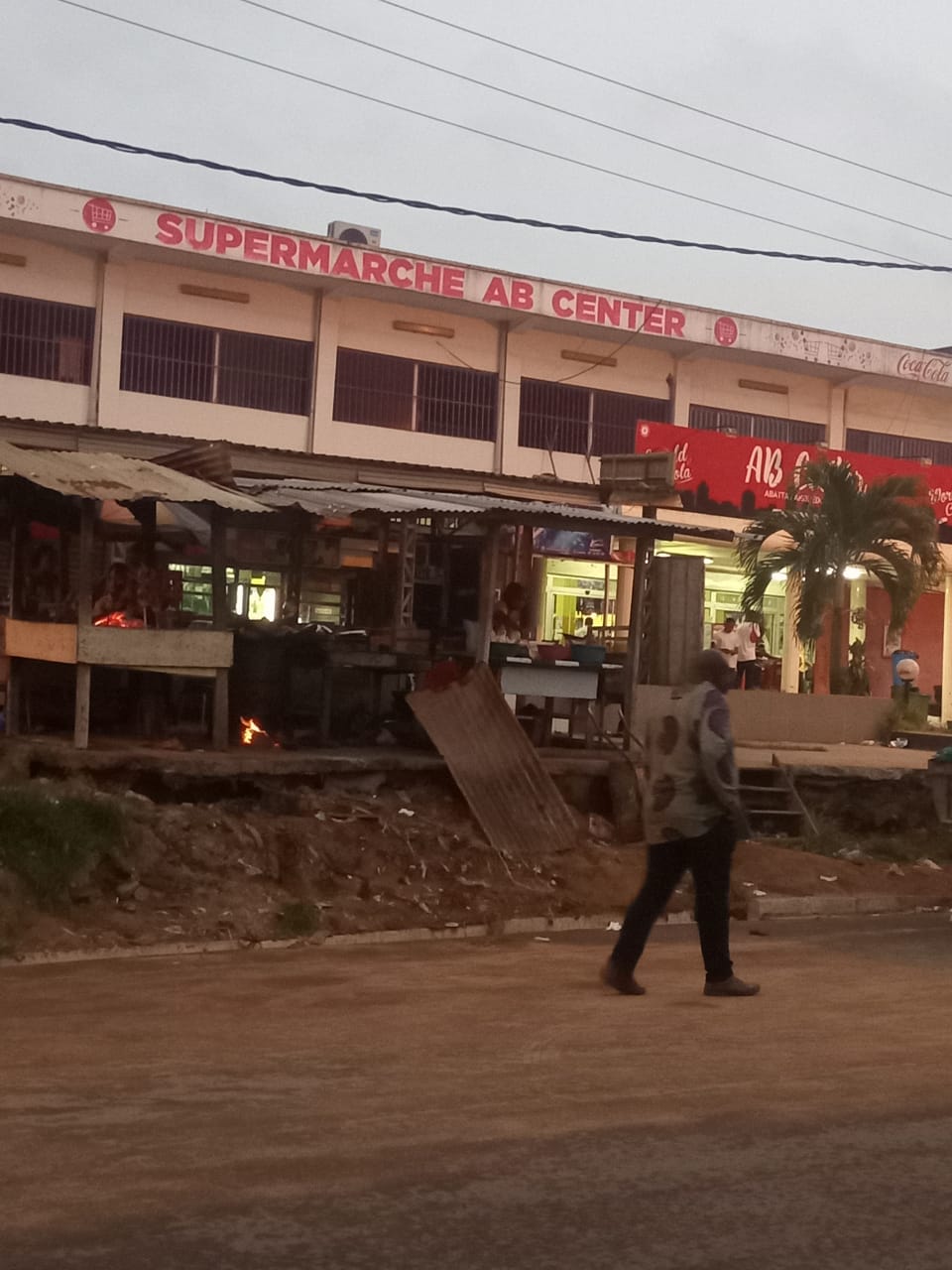 Terrain commercial en vente