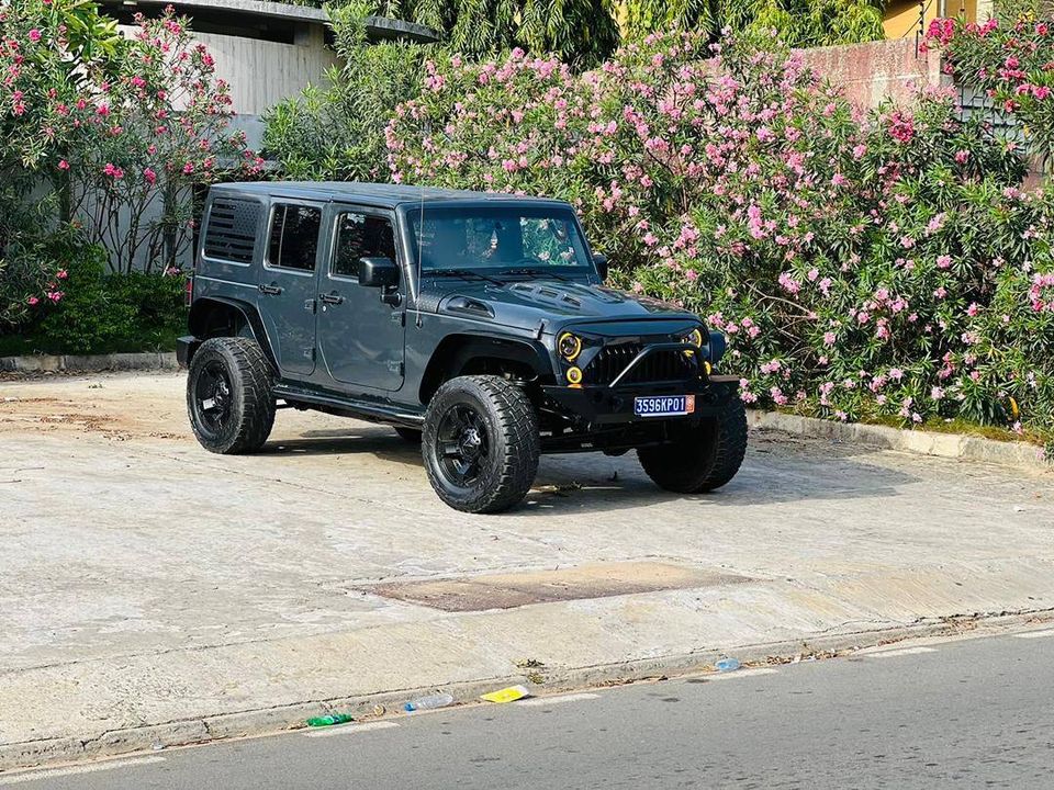 JEEP WRANGLER UNLIMITED SAHARA 2017
