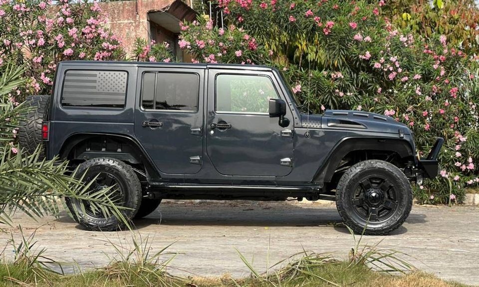 JEEP WRANGLER UNLIMITED SAHARA 2017