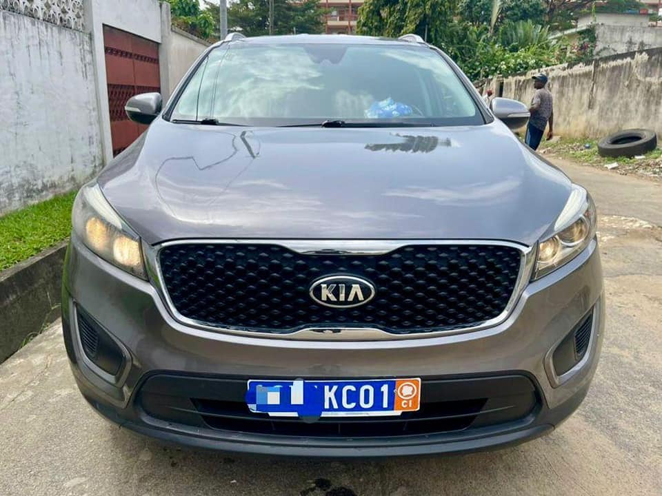 KIA SORENTO 2017 (Quasi-Full options)