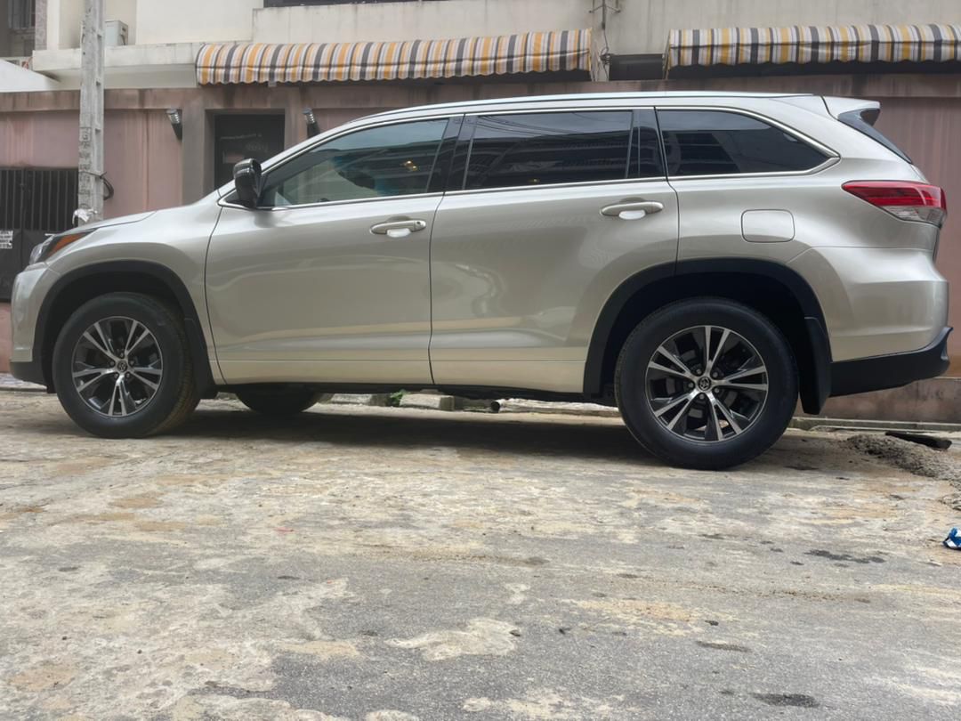 Toyota Highlander année 2017 en vente