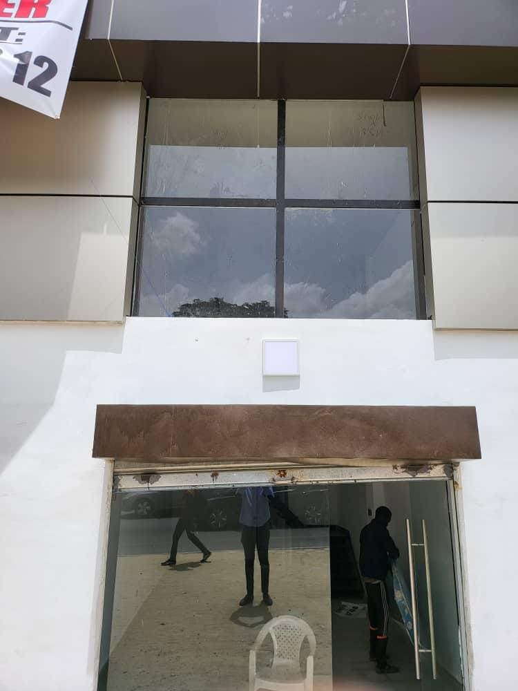 Location des bureaux et des magasins a la riviera 2