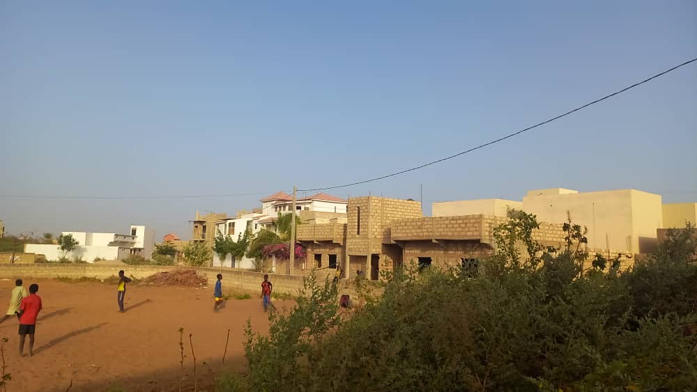 Terrain de 600 mètres carrés délibération à Saly