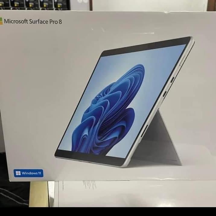 Microsoft Surface Pro 8 13" Ecran tactile Intel Core