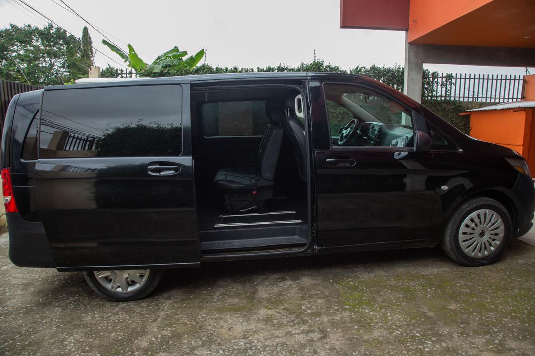 Location Mercedes Viano